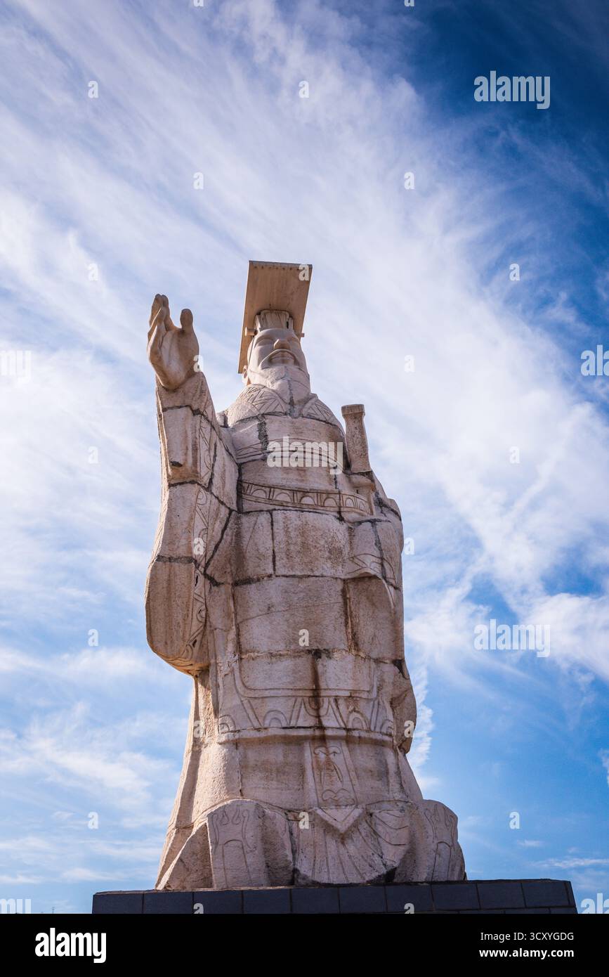 Xian, Cina - 30 settembre 2018: Scultura di Qin Shi Huang, il primo imperatore della Cina, al Museo Mausoleam. Foto Stock