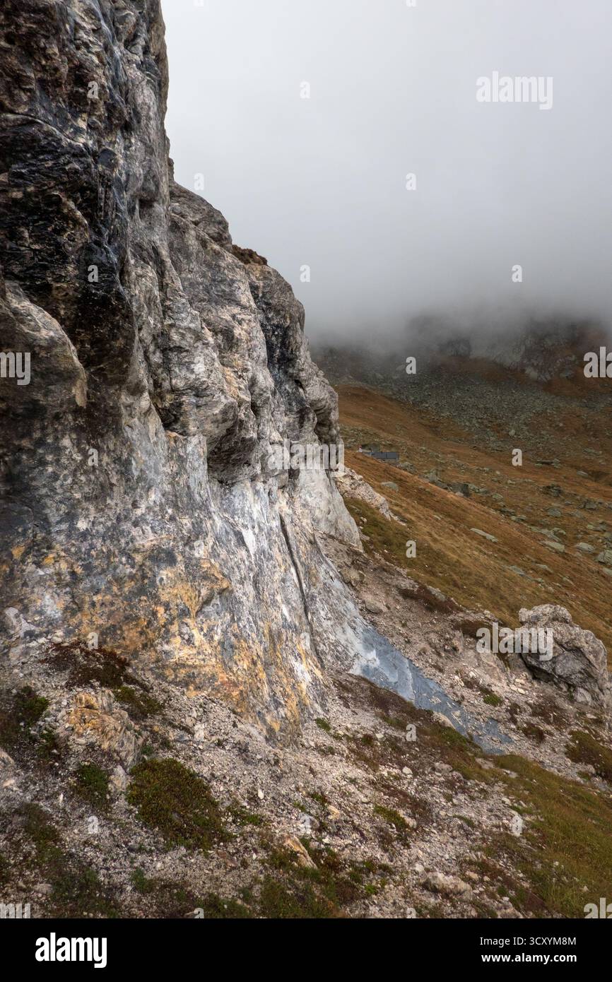 Rocce dolomitiche nelle alpi svizzere Foto Stock