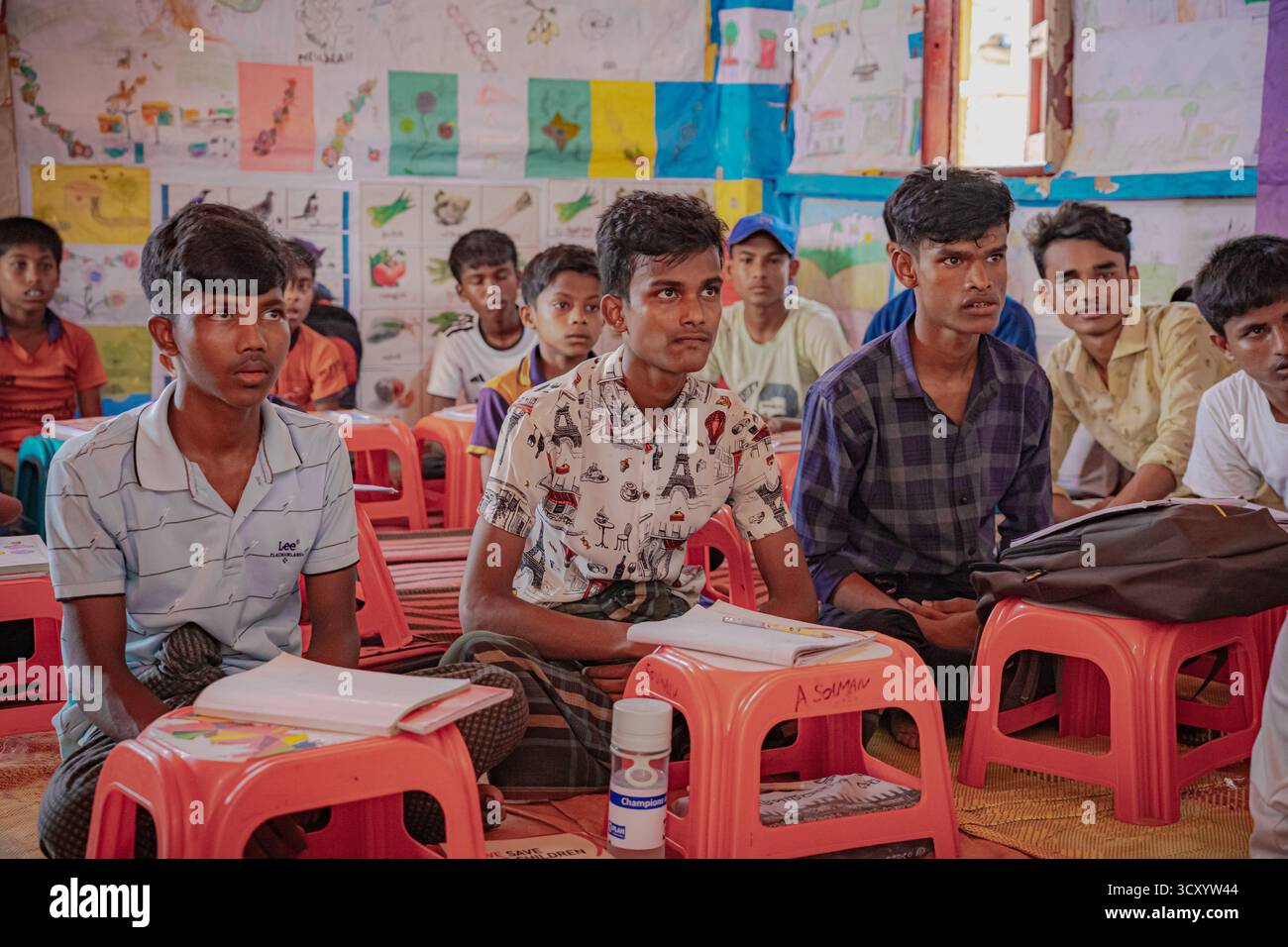 Rohingya rifugiato bambini in classe Foto Stock