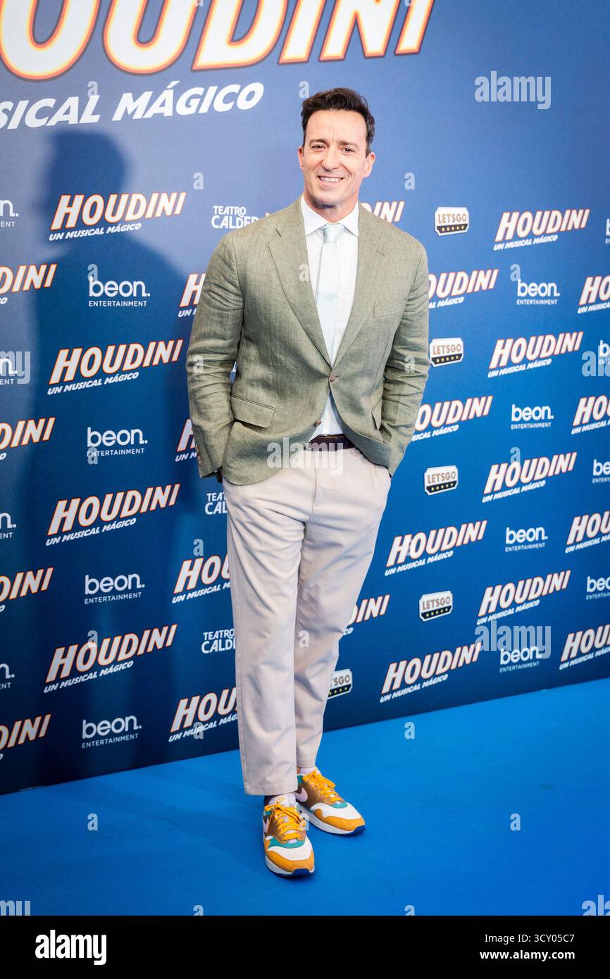Pablo Puyol partecipa alla Houdini VIP Release al Teatro Calderon il 15 ottobre 2025 a Madrid, Spagna. (Crediti: Miguel Escavias/Alfa Images/Alamy Live News) Foto Stock