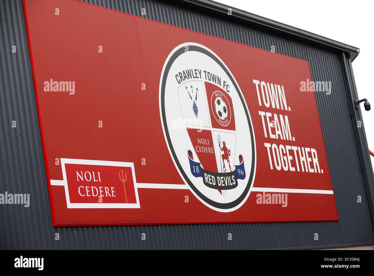 Vista generale del Crawley Town Football Club a Crawley, West Sussex, Regno Unito. Foto Stock