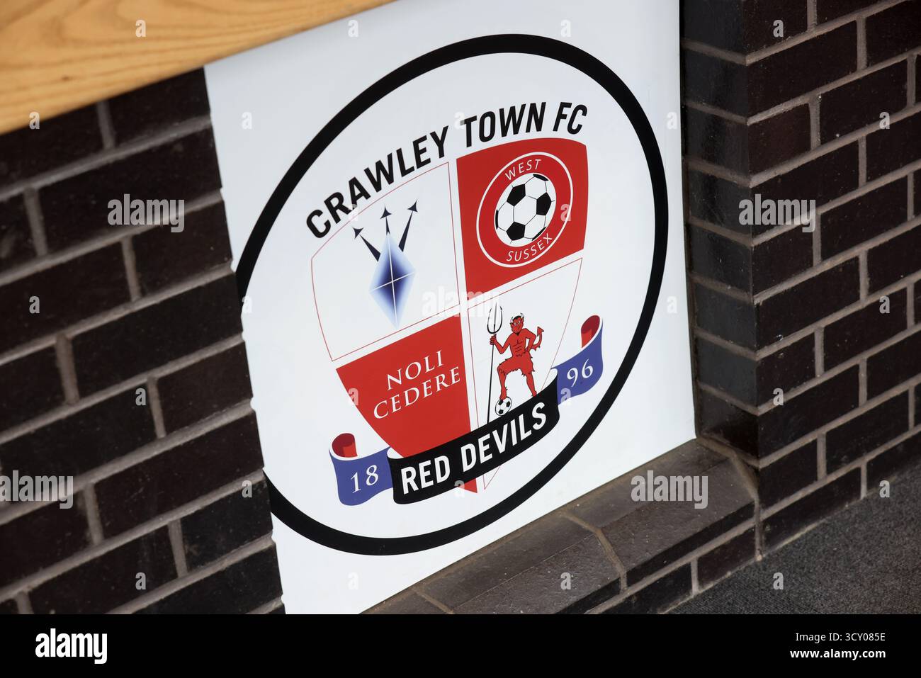 Vista generale del Crawley Town Football Club a Crawley, West Sussex, Regno Unito. Foto Stock