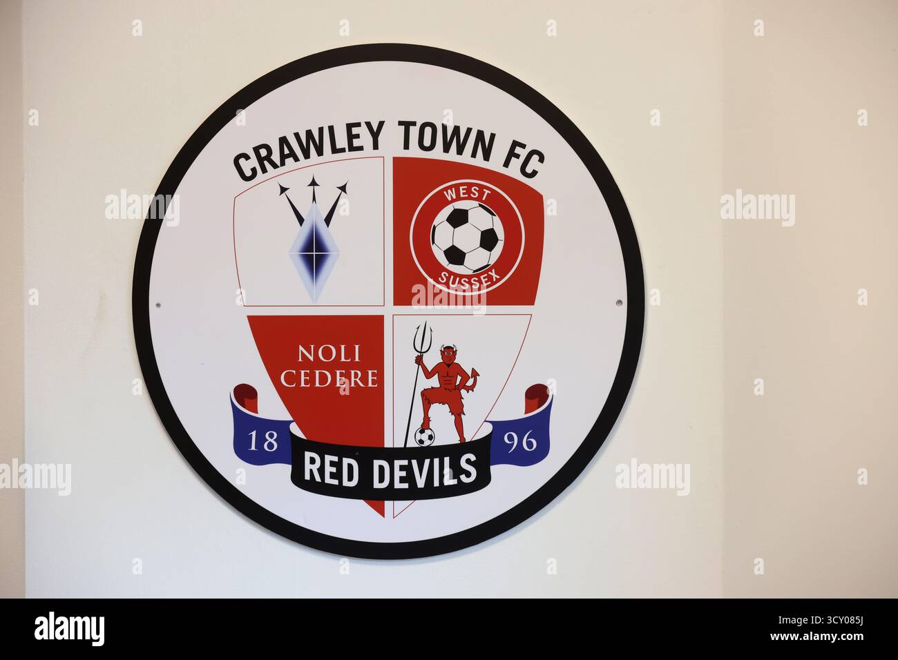 Vista generale del Crawley Town Football Club a Crawley, West Sussex, Regno Unito. Foto Stock