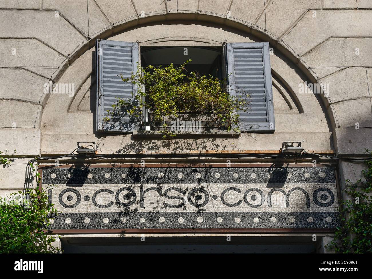 Segno del 10 corso Como, famoso concept store fondato nel 1991 dalla fashion editor e gallerista Carla Sozzani, vicino a porta Garibaldi, Milano, Italia Foto Stock