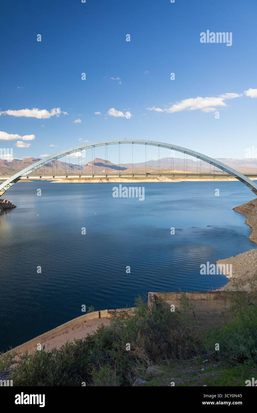 Theodore Roosevelt Lake Bridge in Arizona Foto Stock