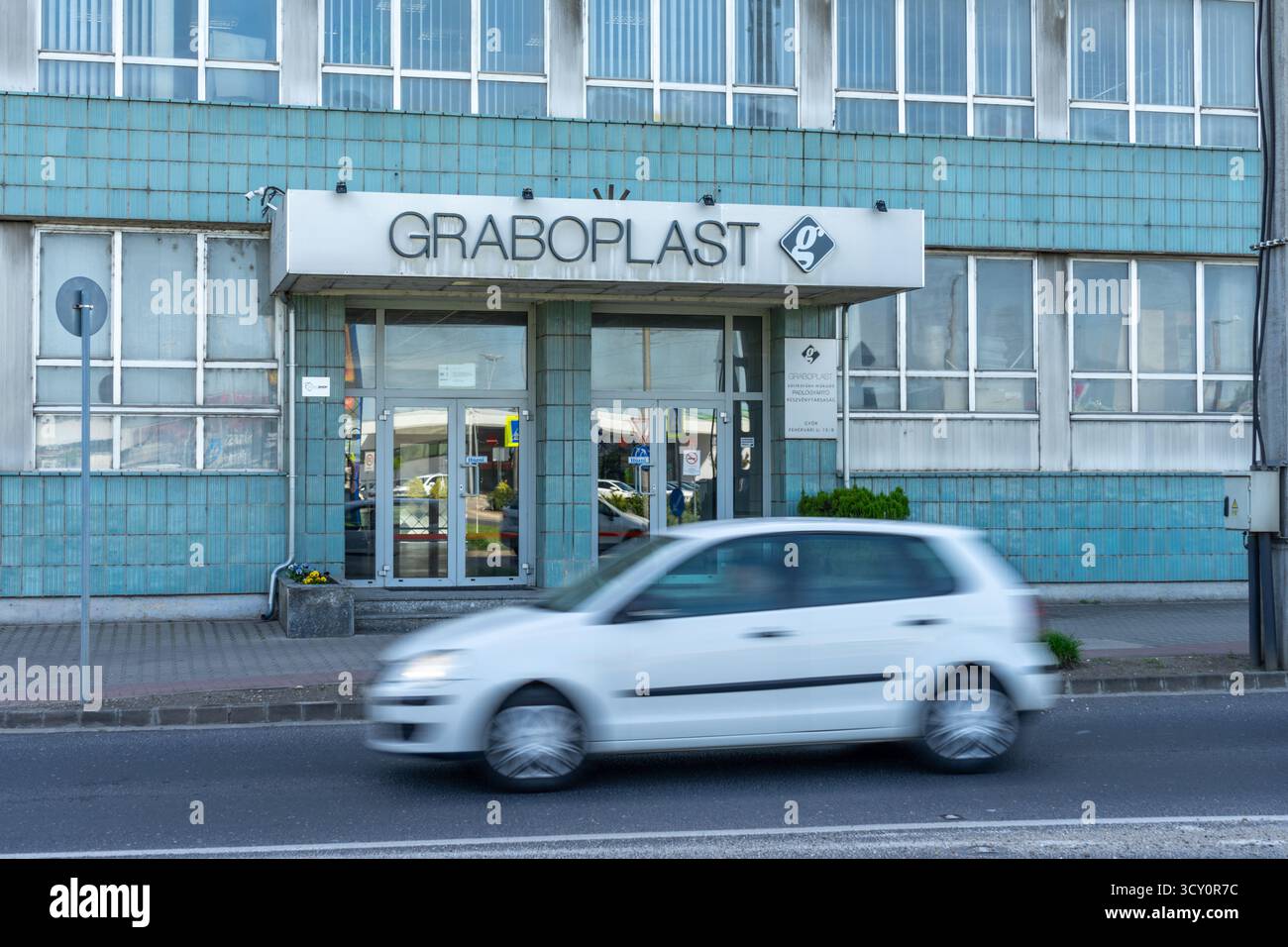 Sede centrale di Graboplast a Győr, Ungheria, un importante produttore di pavimenti in vinile e prodotti in PVC con decenni di tradizione industriale. Foto Stock