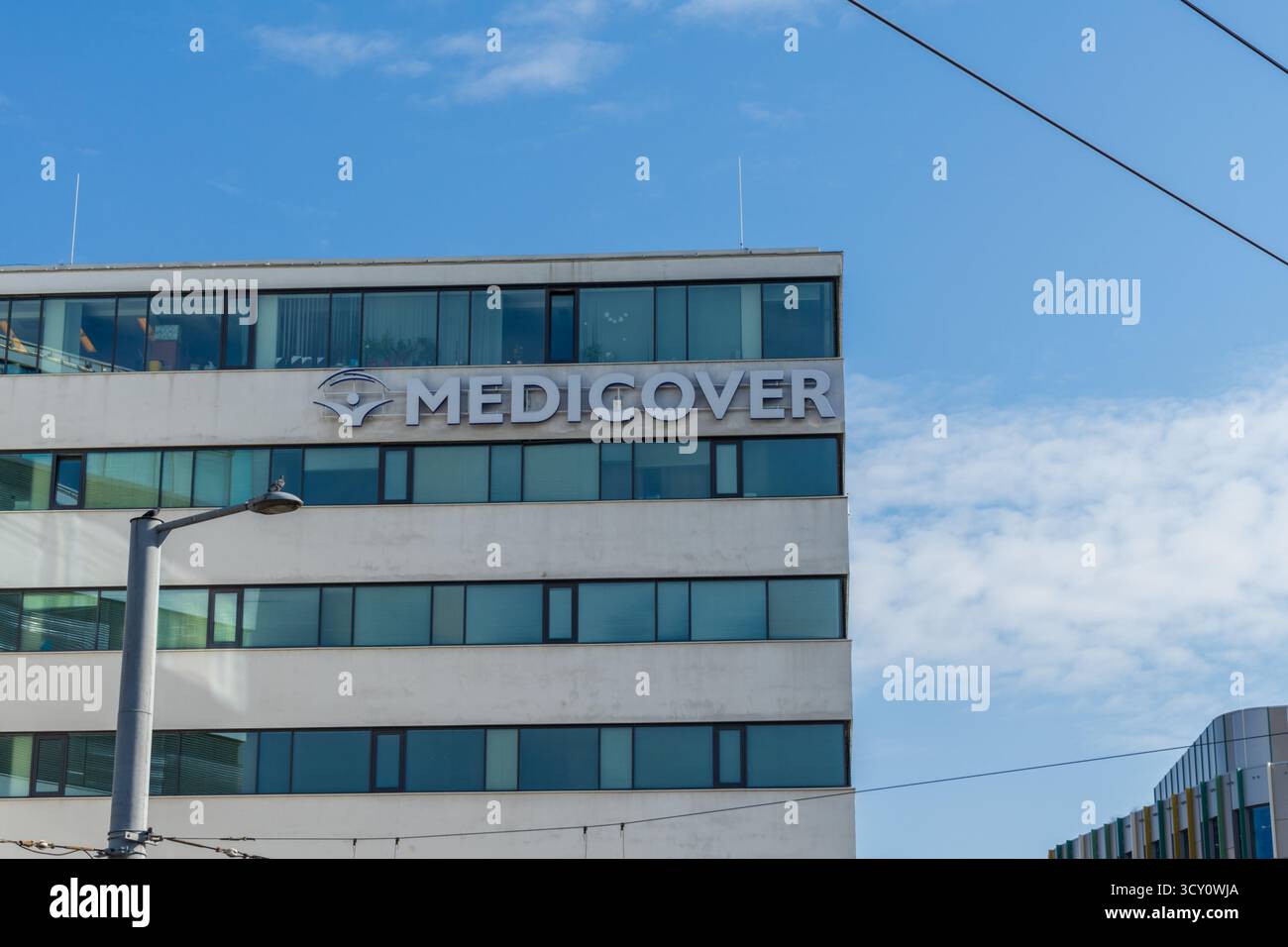 Sede centrale di Medicover a Budapest, un importante fornitore di servizi sanitari privati che rappresenta il settore dei servizi medici in espansione in Ungheria. Foto Stock