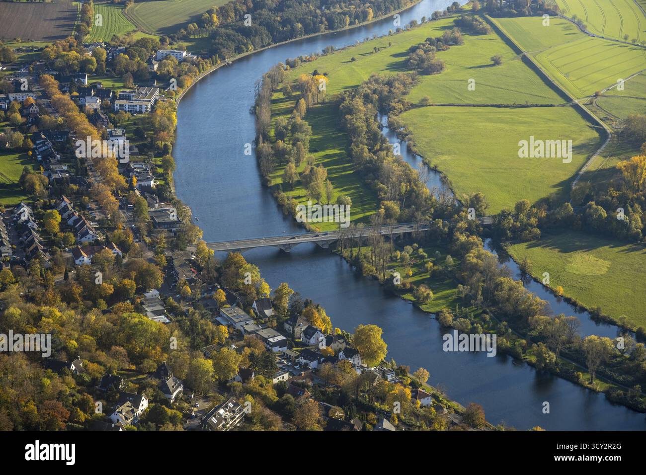 Vista aerea, Ruhrstrand, Saarner Ruhraue, fiume Ruhr, Muelheim Mendener Bruecke, Saarn, Muelheim an der Ruhr, regione della Ruhr, Renania settentrionale-Vestfalia, Germa Foto Stock