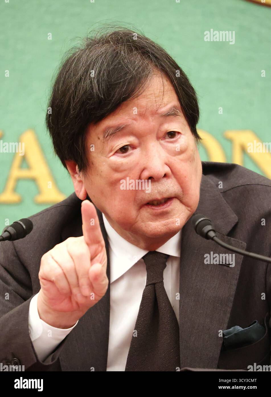 Tokyo, Giappone. 17 ottobre 2025. L'ex diplomatico giapponese Hitoshi Tanaka, presidente dell'Istituto di ricerca giapponese, parla al Japan National Press Club di Tokyo il 17 ottobre 2025, mentre ha pubblicato le sue memorie di recente. (Foto di Yoshio Tsunoda/AFLO) Foto Stock