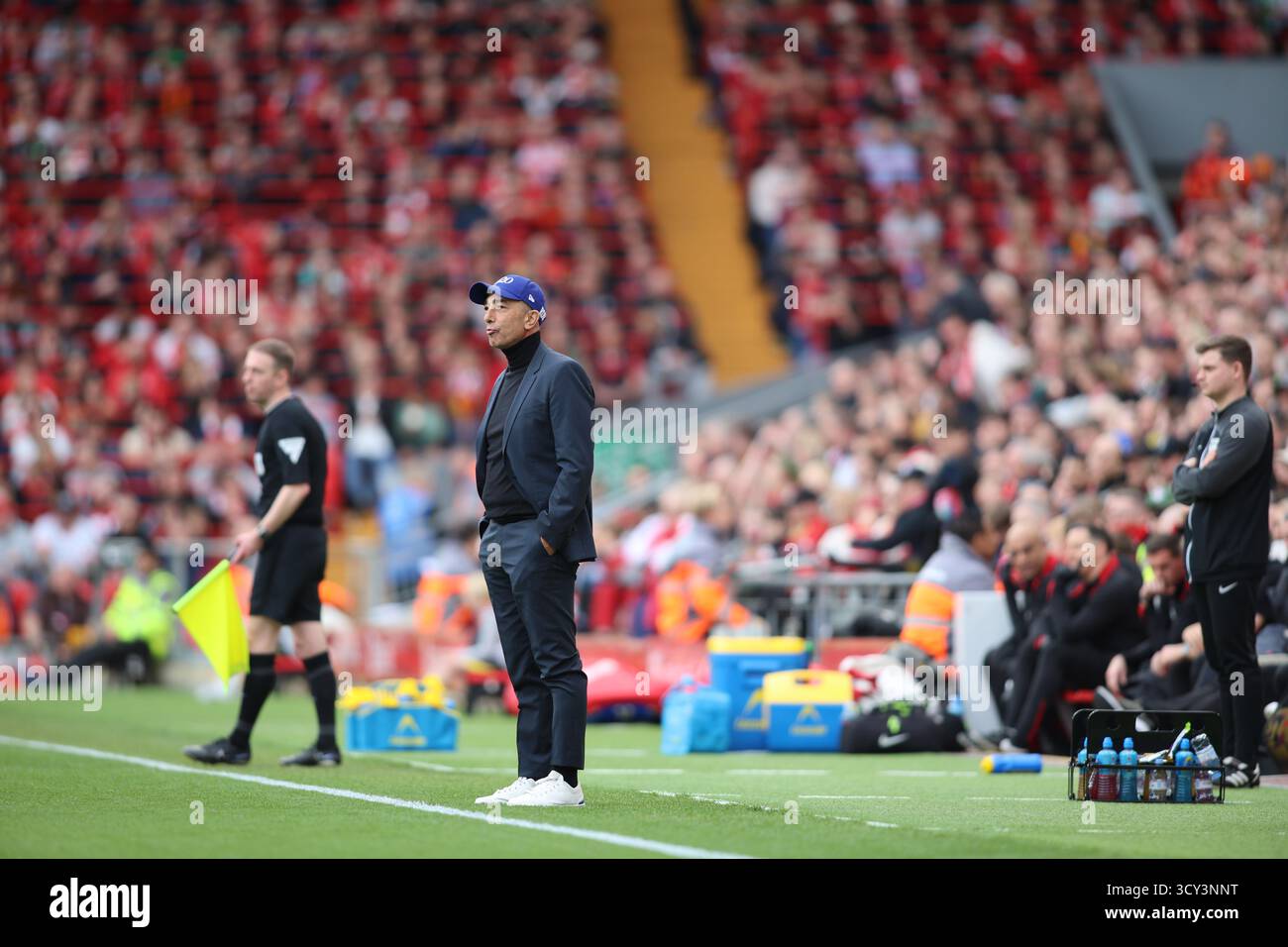 Allenatore Roberto di Matteo del Chelsea Legends durante il Liverpool FC Legends vs Chelsea Legends ad Anfield Foto Stock