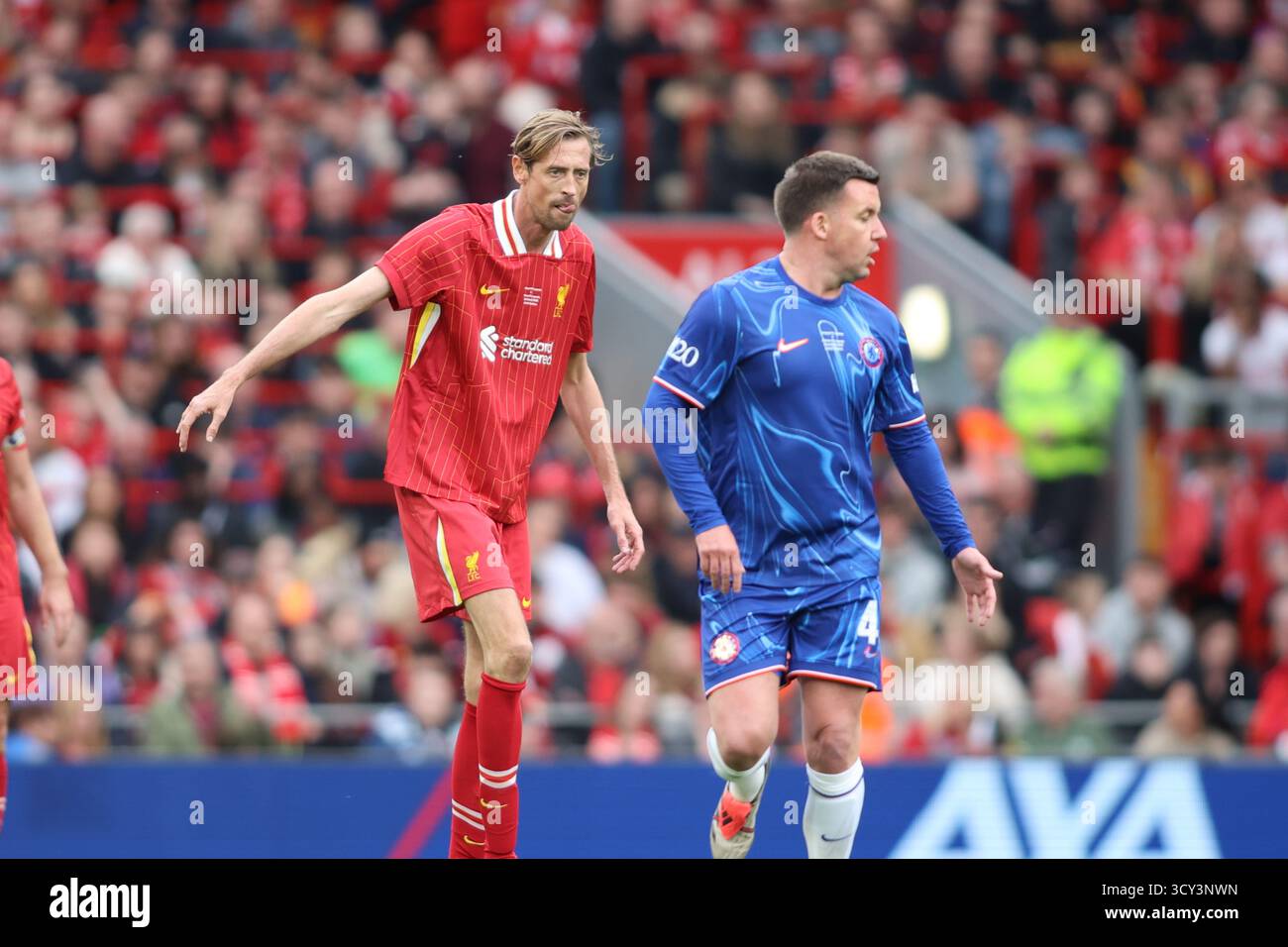 Peter Crouch durante il match Liverpool FC Legends vs Chelsea Legends ad Anfield Foto Stock
