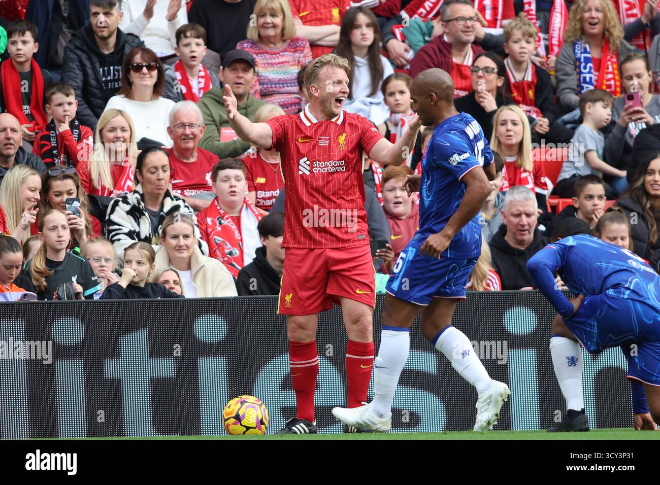 Dirk Kuyt in azione durante il match Liverpool FC - Chelsea FC Legends ad Anfield Foto Stock