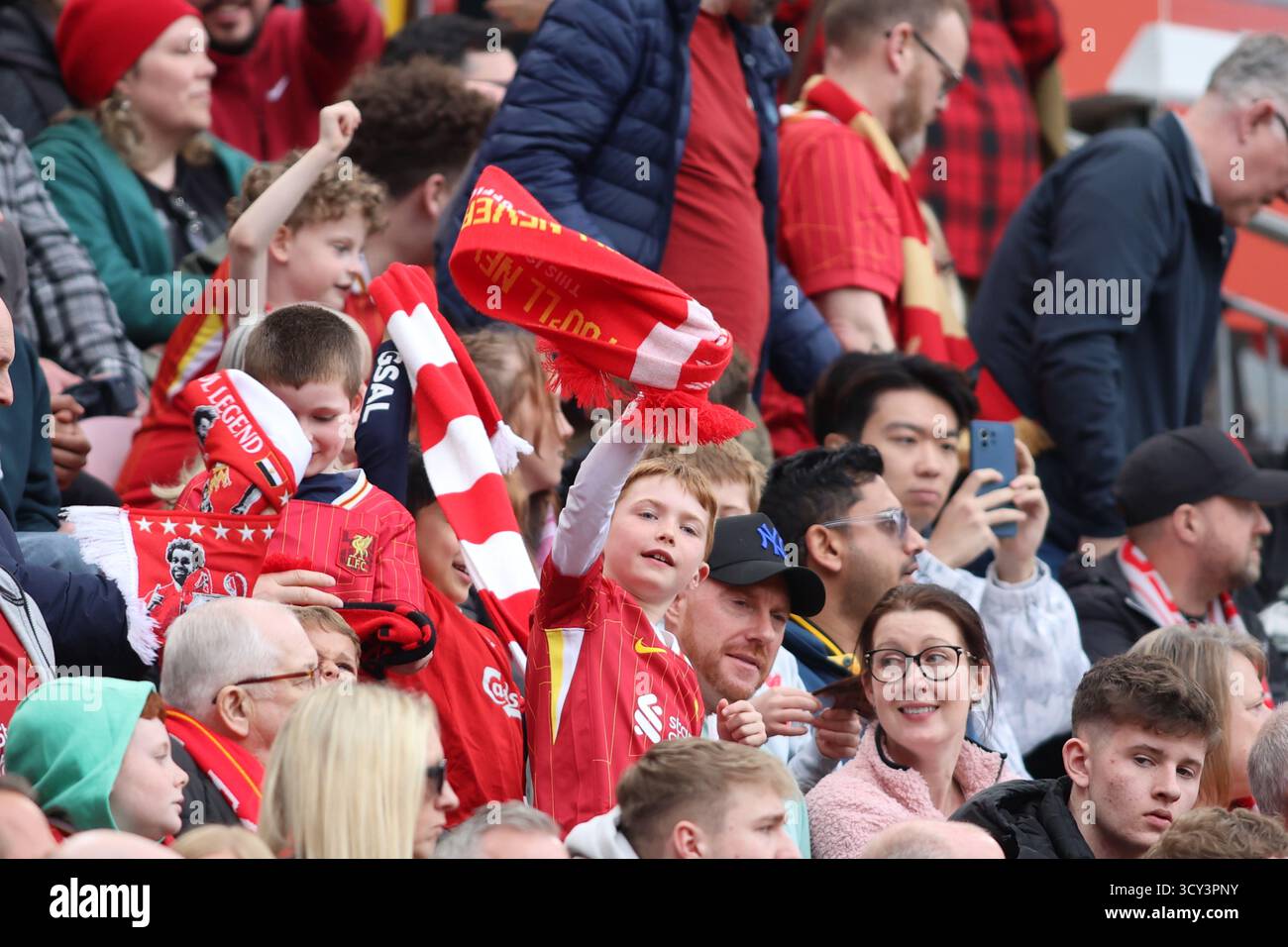 Tifosi del Liverpool FC durante il Liverpool FC Legends vs Chelsea Legends ad Anfield Foto Stock