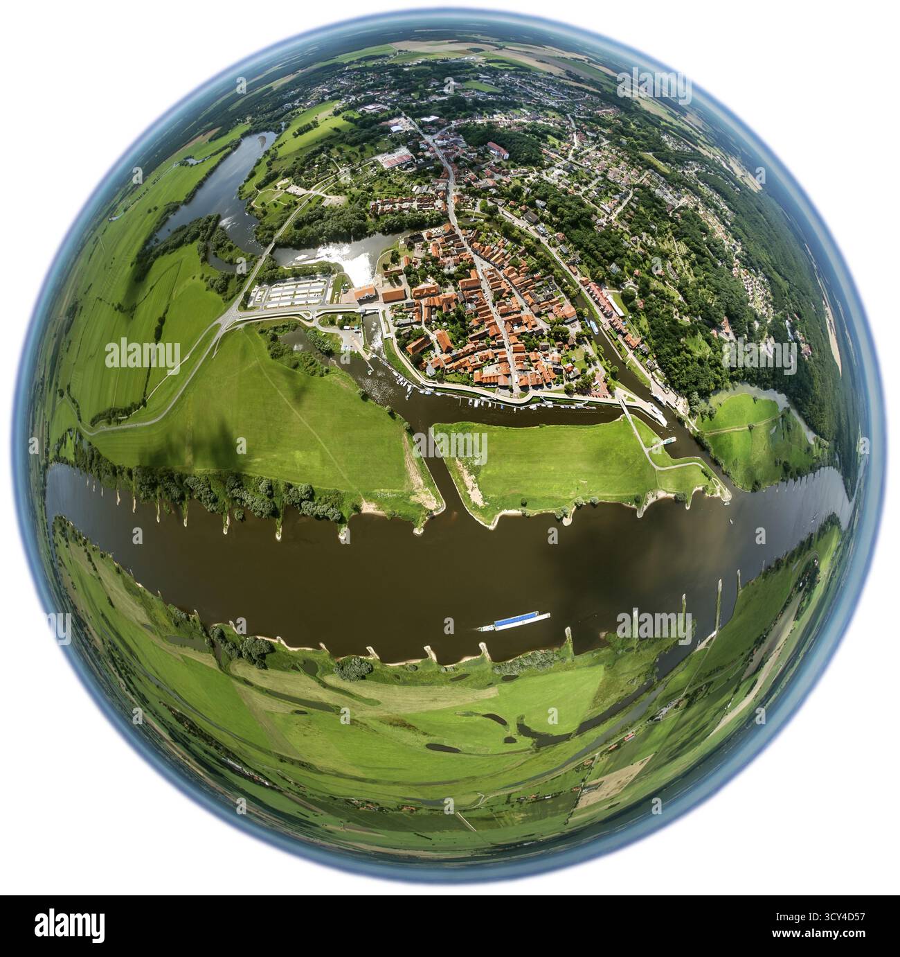 Città vecchia, Elba, Jeetzel, obiettivo fisheye, quadro rotondo, Hitzacker (Elba), distretto Luechow-Dannenberg, Elbtalaue, valle dell'Elba, bassa Sassonia, Germania, UE Foto Stock