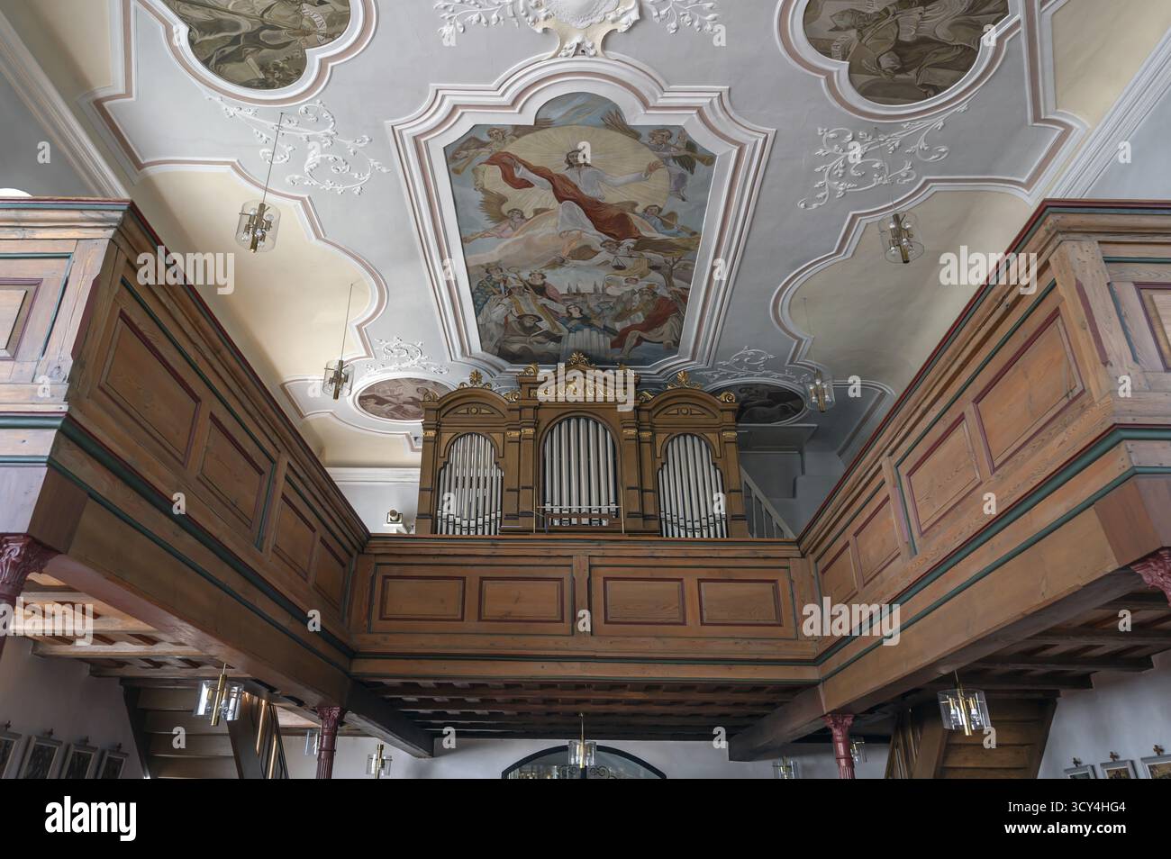Galleria d'organo della Chiesa della Natività, chiesa fortificata, terza chiesa fortificata più grande della Germania, Hannberg, Media Franconia, Baviera, Germania Foto Stock