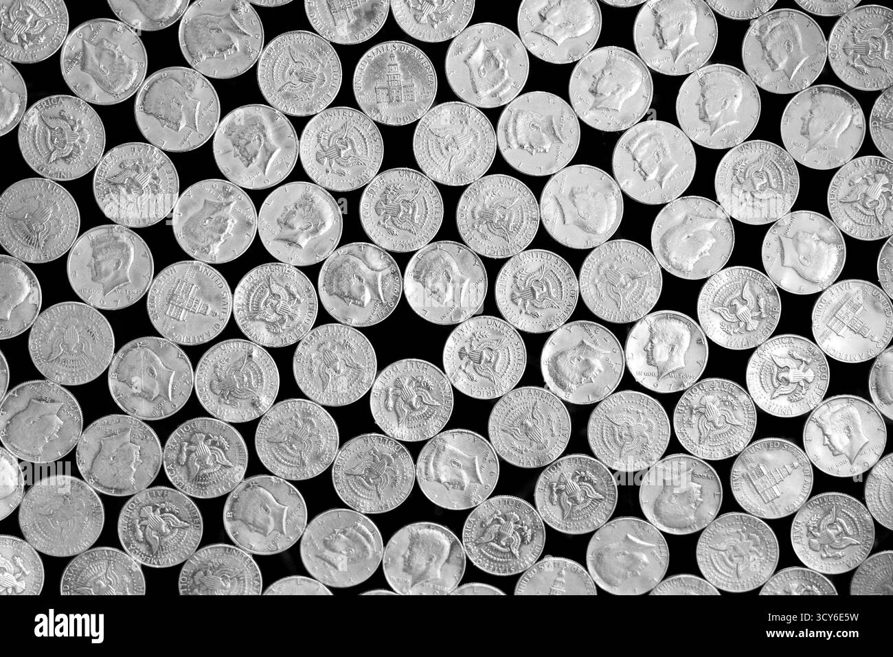 Raccolta di monete statunitensi, in particolare i quarti di stato del 50 State Quarters Program, che durò dal 1999 al 2008 Foto Stock