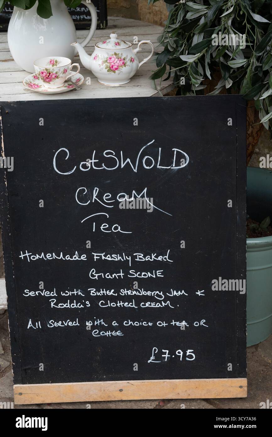 Tè inglese con crema pomeridiana Foto Stock