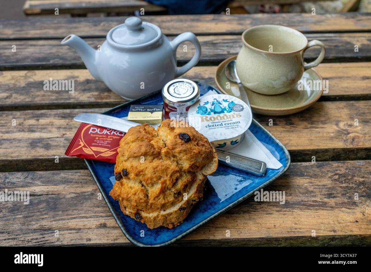 Tè inglese con crema pomeridiana Foto Stock