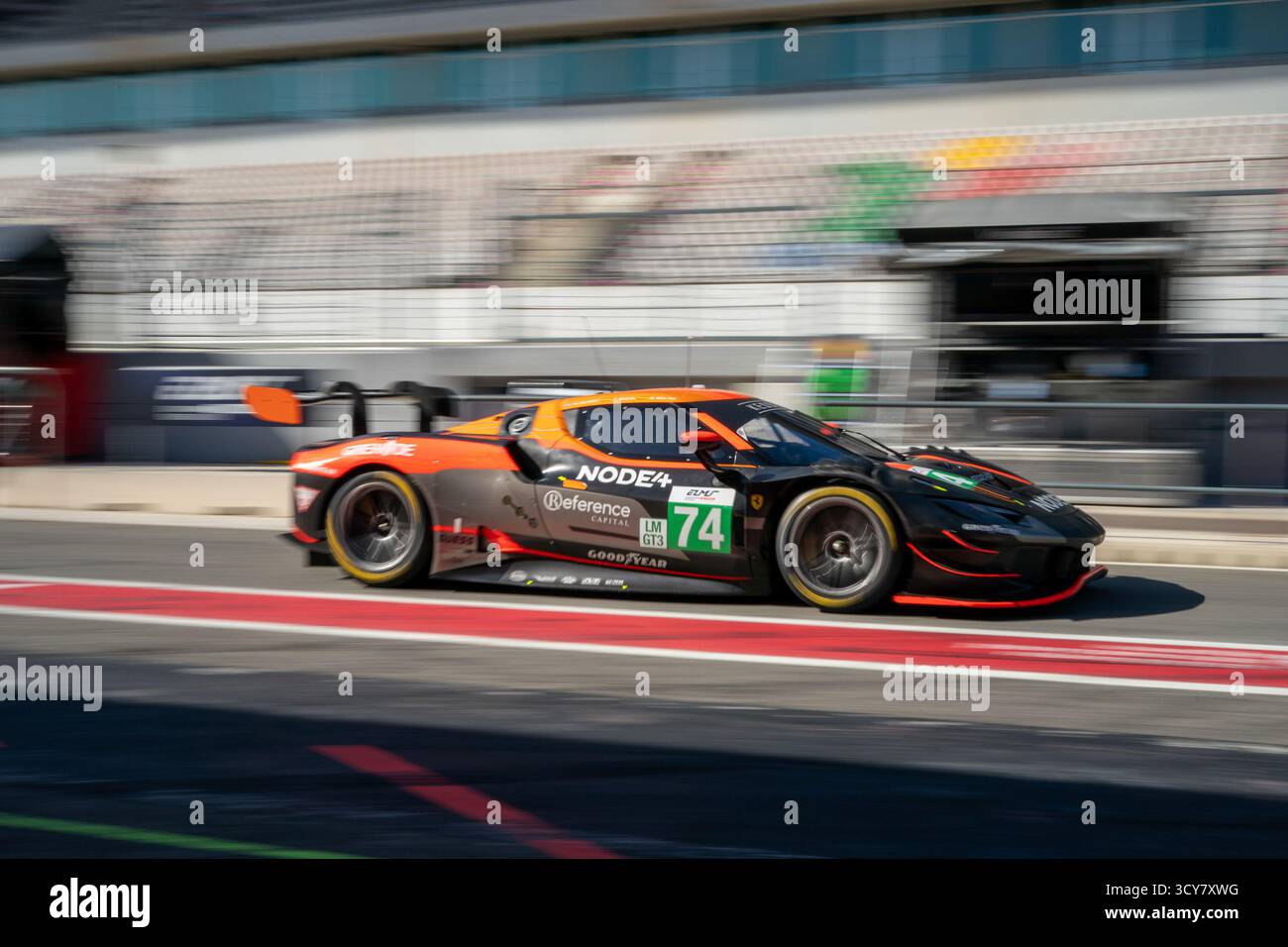 European le Mans Series - 4 ore di Portimao 2025 - prove libere 2 - #74 KESSEL RACING (sui) - Ferrari 296 LMGT3 guidata da Andrew GILBERT (UAE), Fran RUEDA MATEOS (ESP) - Miguel MOLINA (ESP). (Crediti: Daniel Gonzalez Aguilera/Unicode Images/Alamy Live News) Foto Stock