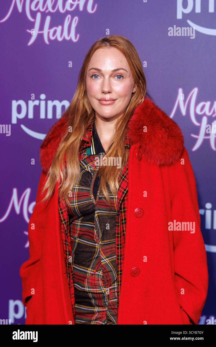 Amazon Premiere - Maxton Hall - Die Welt Zwischen Uns - Meryem Sarah Uzerli bei der Amazon prime Serien Premiere Maxton Hall - Die Welt Zwischen Uns im Tempodrom AM 17.10.2025 a Berlino. *** Amazon Premiere Maxton Hall Die Welt Zwischen Uns Meryem Sarah Uzerli alla premiere della serie Amazon prime Maxton Hall Die Welt Zwischen Uns al Tempodrom il 17 10 2025 a Berlino Copyright: XEventpressxKochanx Foto Stock