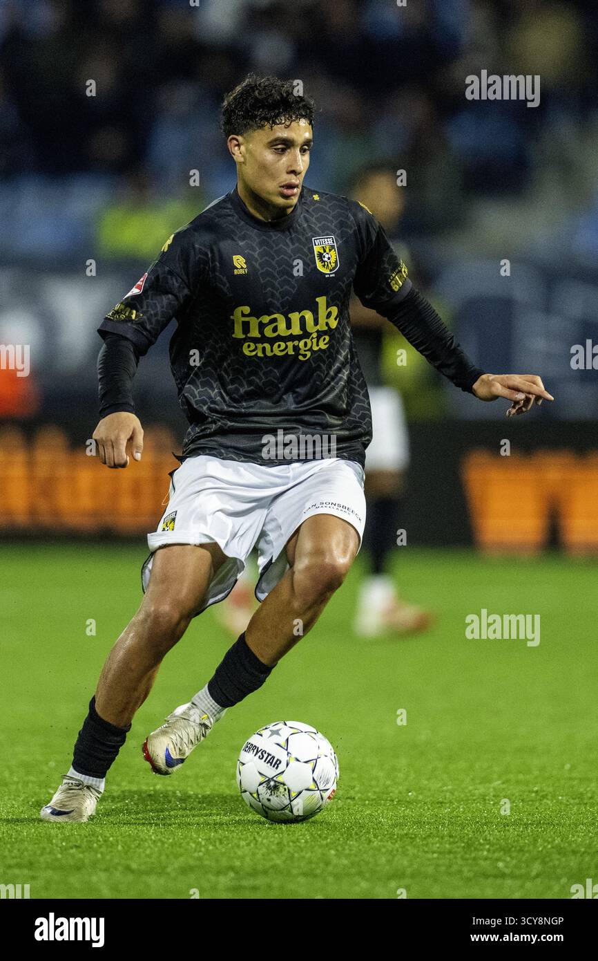 Eindhoven, Paesi Bassi. 17 ottobre 2025. EINDHOVEN, 17-10-2025, Jan Louwers Stadium, Dutch Keukenkampioendivisie football, stagione 2025/2026, partita tra FC Eindhoven e Vitesse, l'immagine mostra il giocatore Vitesse Adam Tahaui credito: Pro Shots/Alamy Live News Foto Stock