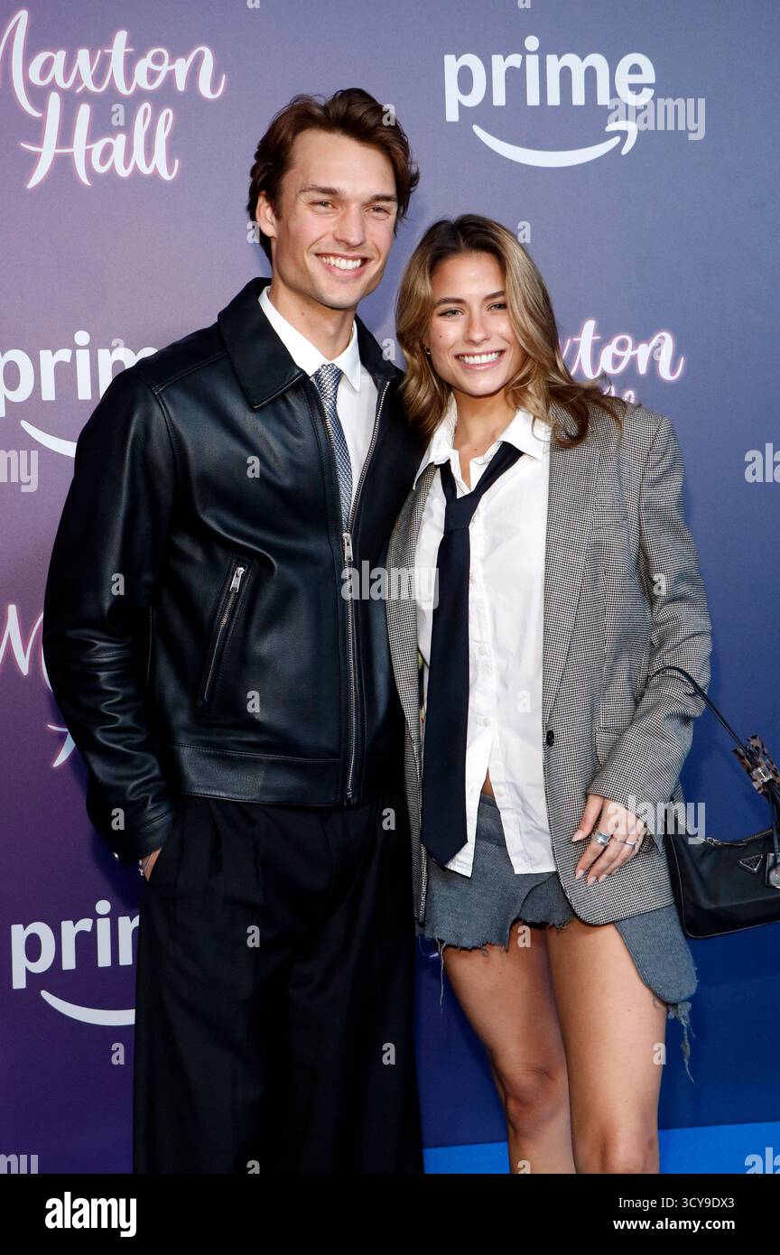 Arne-Carlos Böttcher und Viviana Wessels bei der Premiere der 2. Staffel der Amazon prime Video serie "Maxton Hall - Die Welt zwischen uns" im Tempodrom. Berlino, 17.10.2025 Foto Stock