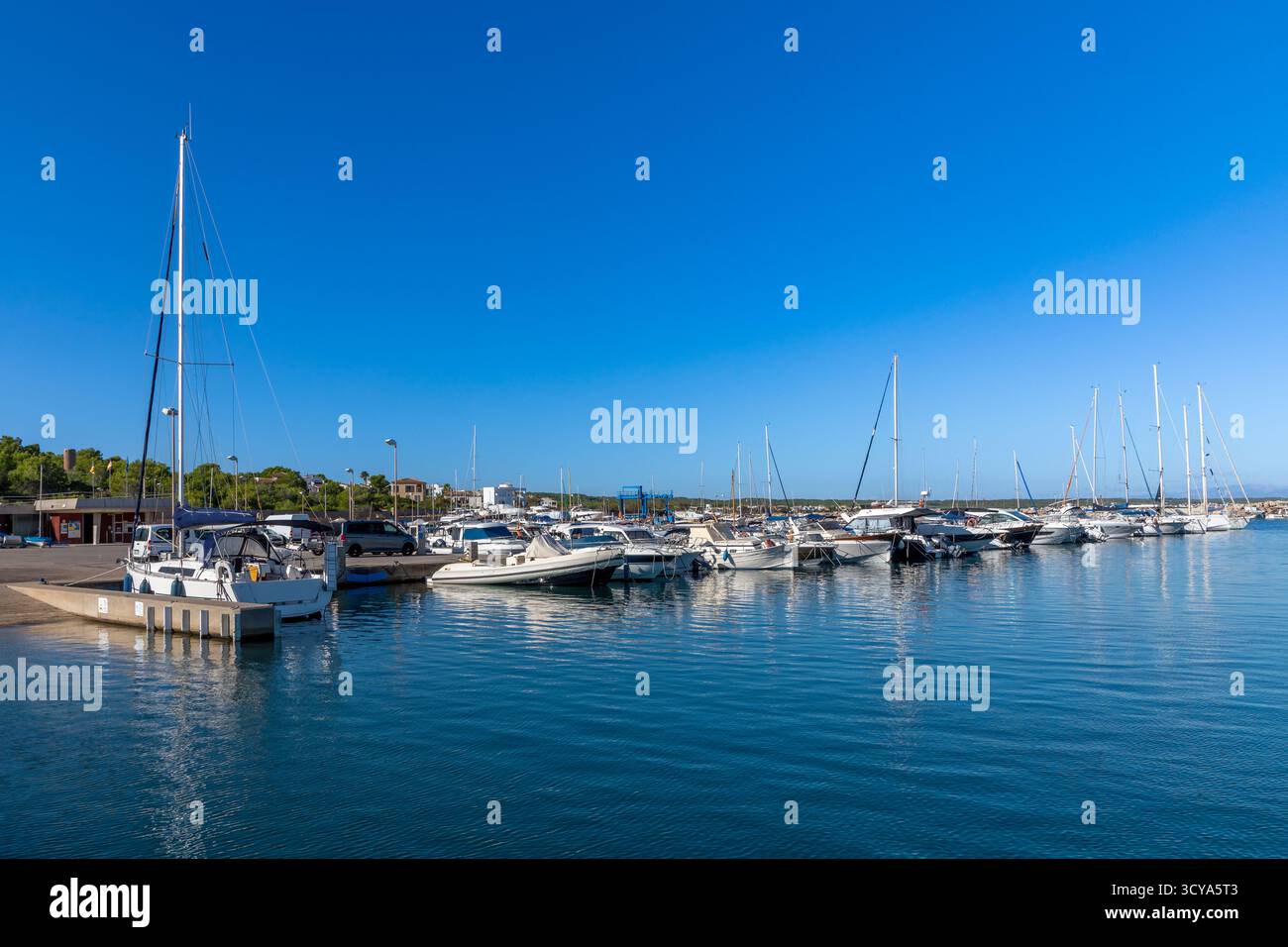 Porto di Colonia de Sant Pere, Baia di Alcudia, Isola di Maiorca, Spagna Foto Stock