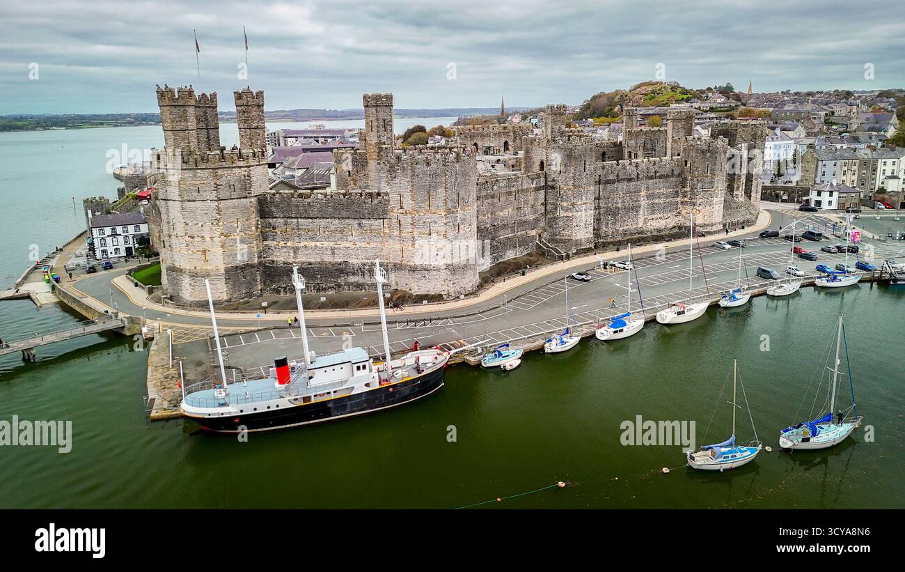 Caernarfon Castle, Galles del Nord Foto Stock