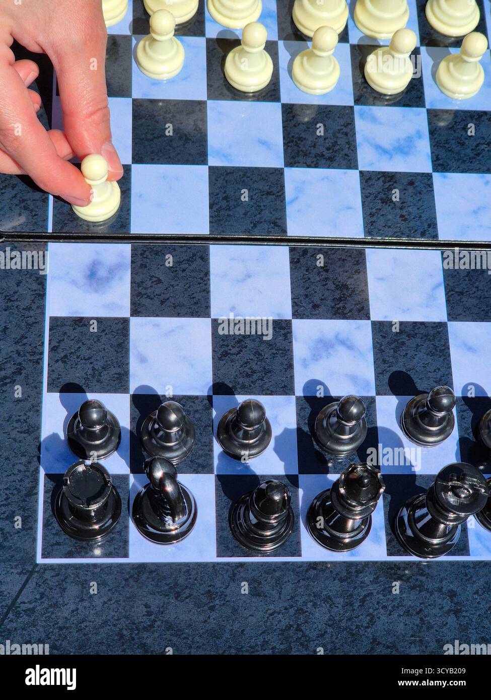 Duello intellettuale. partita a scacchi Foto Stock