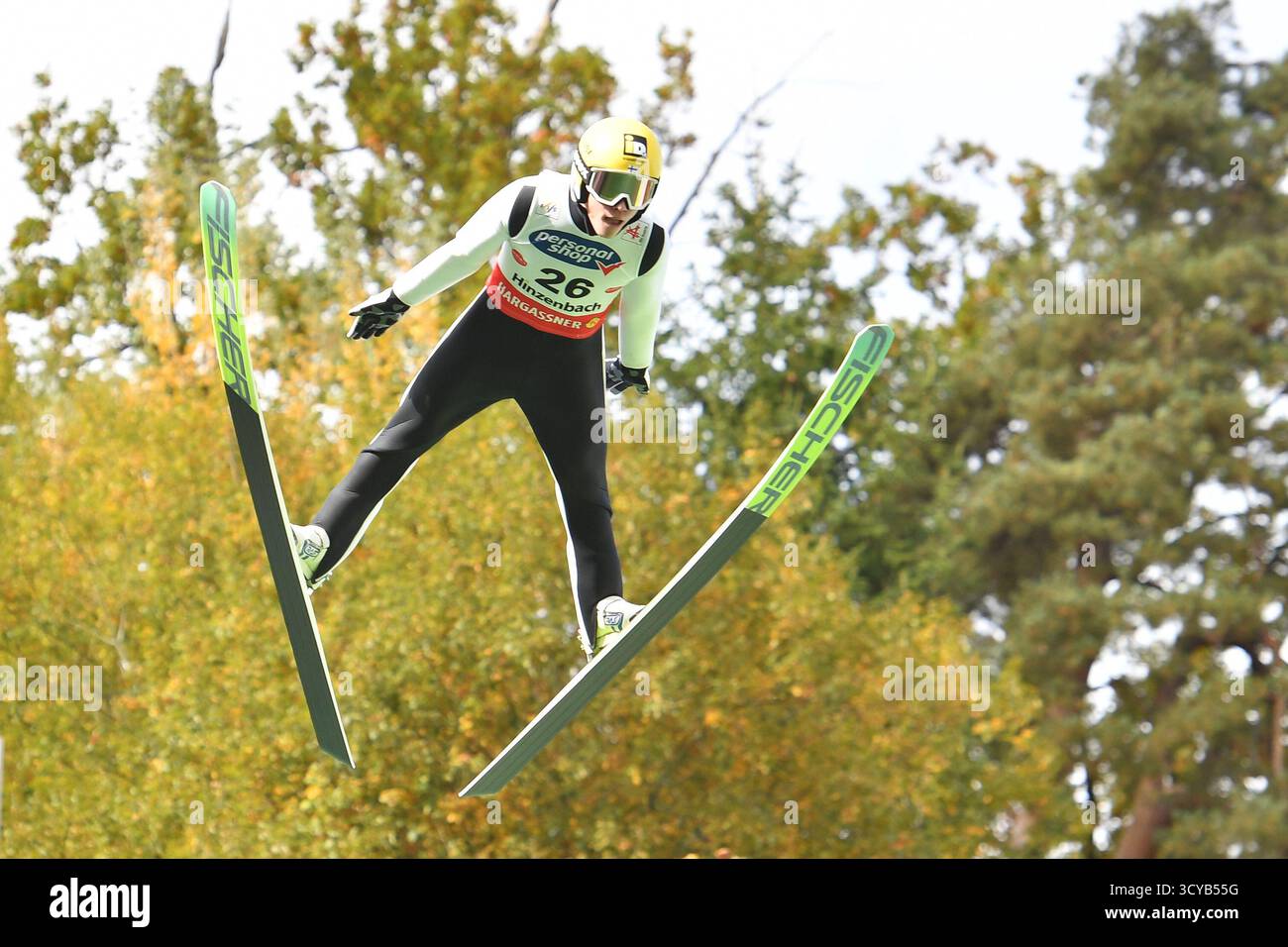 Eferding, Austria. 18 ottobre 2025. EFERDING, AUSTRIA - 18 OTTOBRE: Vilho Palosaari finlandese gareggia durante la HS 90 femminile alla Viessmann FIS Ski Jumping World Cup Hinzenbach a energie AG Skisprungarena il 18 ottobre 2025 a Eferding, Austria 251018 SEPA 24 003 - 20251018 PD4463 credito: APA-PictureDesk/Alamy Live News Foto Stock