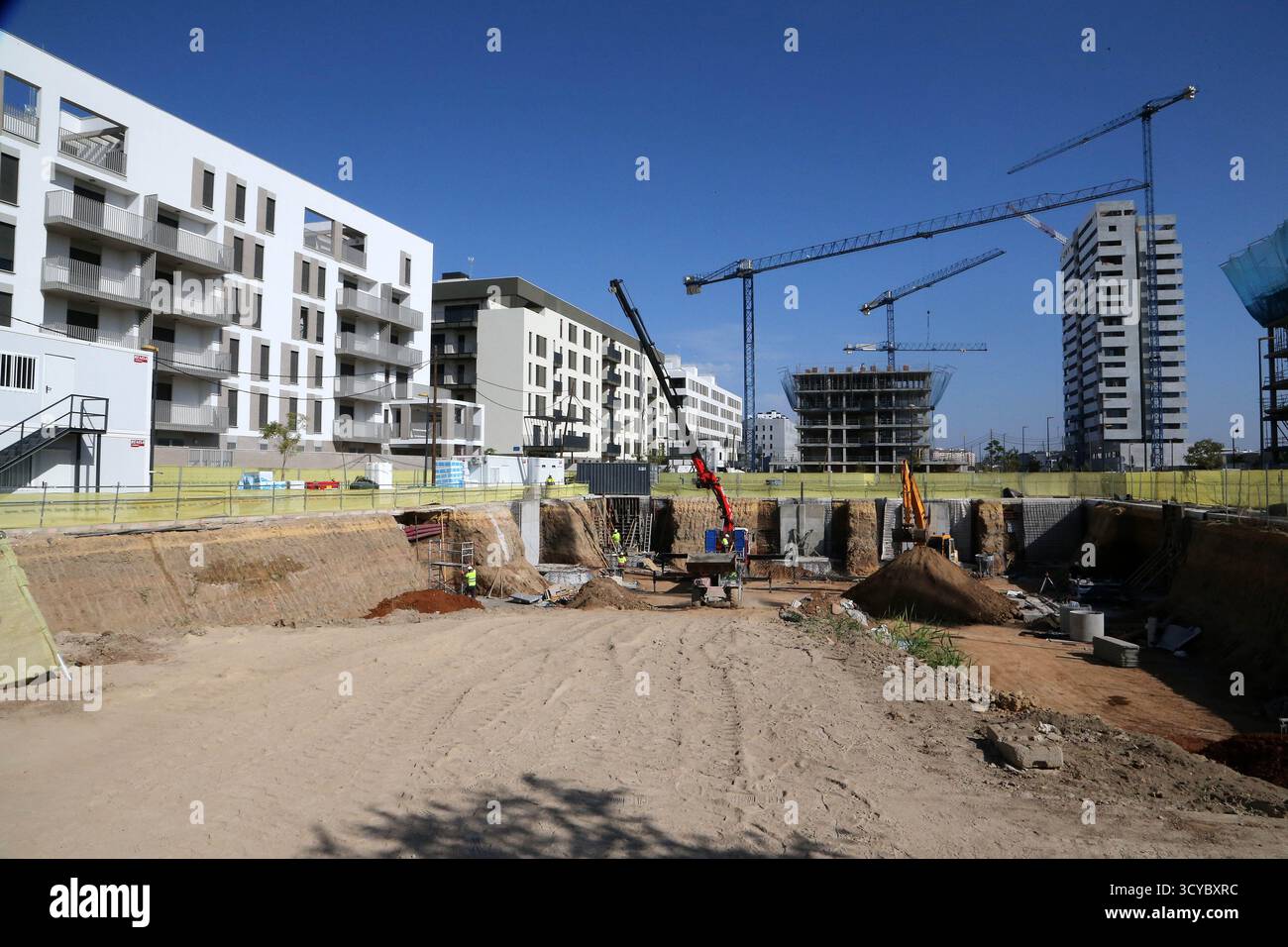 Siviglia, 8 ottobre 2025. Relazione sulla costruzione di alloggi a Palmas Altas. Foto: Manuel Olmedo. Archsev. Crediti: Album / Archivo ABC / Manuel Olmedo Foto Stock
