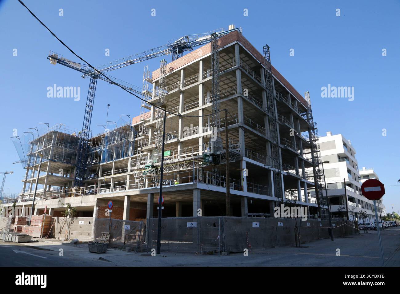 Siviglia, 8 ottobre 2025. Relazione sulla costruzione di alloggi a Palmas Altas. Foto: Manuel Olmedo. Archsev. Crediti: Album / Archivo ABC / Manuel Olmedo Foto Stock