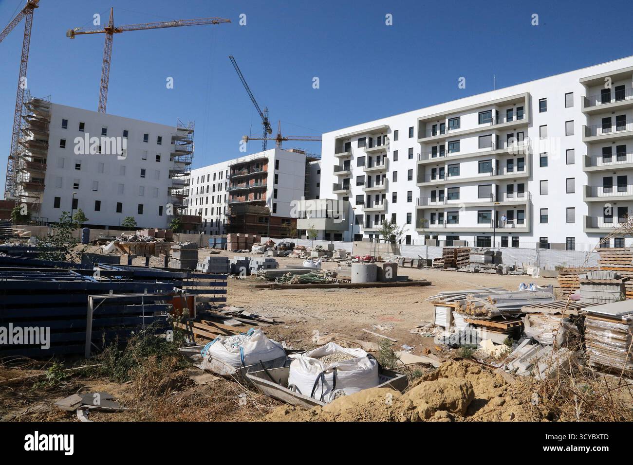 Siviglia, 8 ottobre 2025. Relazione sulla costruzione di alloggi a Palmas Altas. Foto: Manuel Olmedo. Archsev. Crediti: Album / Archivo ABC / Manuel Olmedo Foto Stock