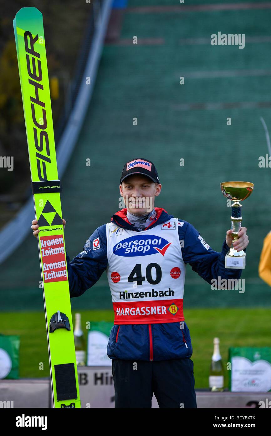 Eferding, Austria. 18 ottobre 2025. EFERDING, AUSTRIA - 18 OTTOBRE: Jan Hoerl dell'Austria gareggia durante la HS 90 femminile alla Viessmann FIS Ski Jumping World Cup Hinzenbach a energie AG Skisprungarena il 18 ottobre 2025 a Eferding, Austria 251018 SEPA 24 093 - 20251018 PD6943 credito: APA-PictureDesk/Alamy Live News Foto Stock
