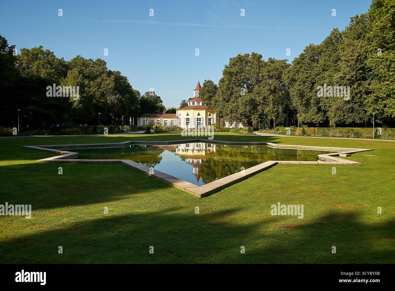 Parco di Friedrich Ebert a Ludwigshafen am Rhein im Frühsommer Foto Stock