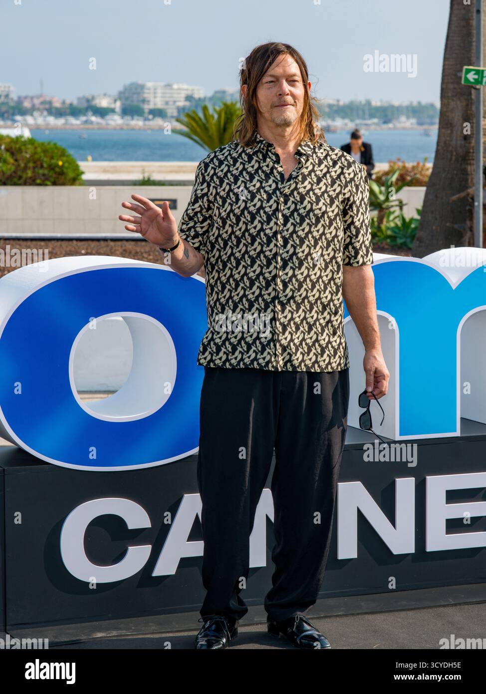 Cannes, Francia. 14 ottobre 2025, Norman Reedus partecipa alla Photocall "The Walking Dead" durante il Mipcom 2025 di Cannes © Ifnm Press Foto Stock