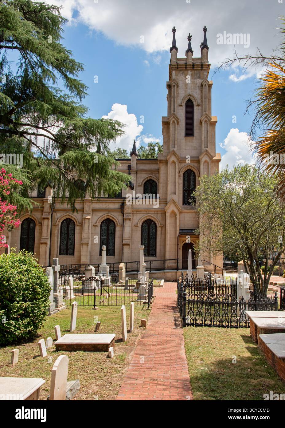 La Trinity Episcopal Church è il primo santuario episcopale e il più antico sopravvissuto a Columbia, Carolina del Sud Foto Stock