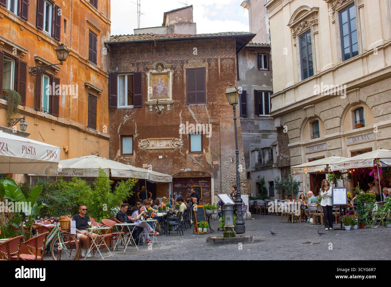 Roma, Italia - 25 settembre 2025: Via Vecchia a Roma in Italia Foto Stock