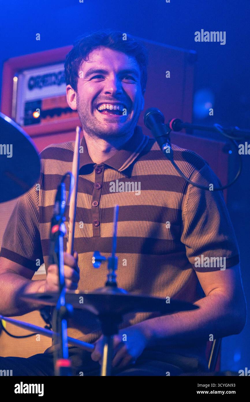 Keele, Regno Unito. 18 ottobre 2025. Casino, la band nata a Liverpool che sostiene Lightning Seeds alla Keele Students Union nello Staffordshire. Credito Ian Knight/Alamy Live News Foto Stock