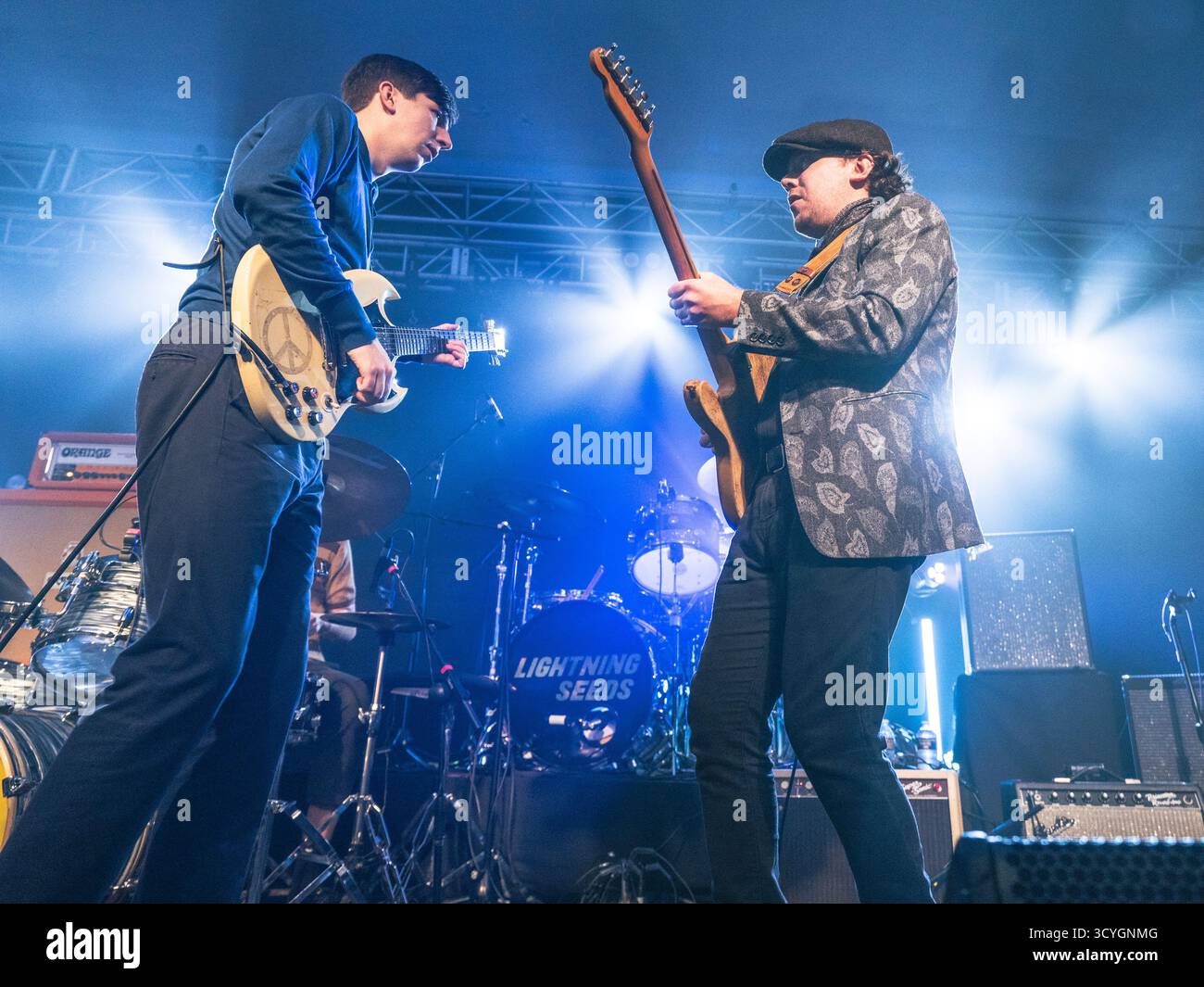 Keele, Regno Unito. 18 ottobre 2025. Casino, la band nata a Liverpool che sostiene Lightning Seeds alla Keele Students Union nello Staffordshire. Credito Ian Knight/Alamy Live News Foto Stock