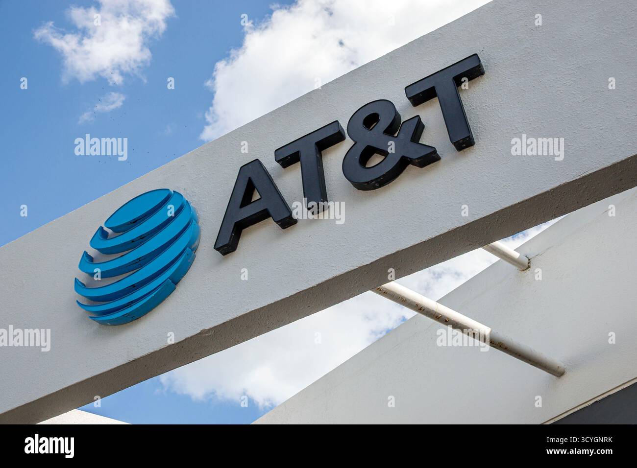 Miami Florida Coconut Grove, South Dixie Highway US Route 1 business, AT&T Store logo esterno primo piano icona blu del globo, società di telecomunicazioni buildi Foto Stock