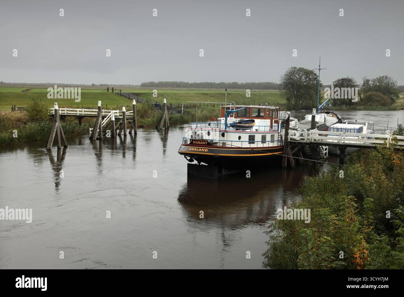 La nave olandese Diamant ormeggiava a Dokkumer Nieuwe Zijlen, Frisia, Paesi Bassi. Foto Stock