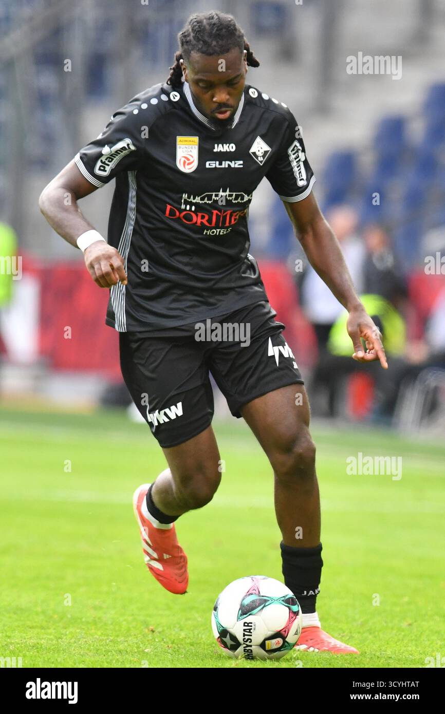 Salisburgo, Austria. 19 ottobre 2025. SALISBURGO, AUSTRIA - 19 OTTOBRE: Yann Massombo di Altach durante la partita Admiral Bundesliga tra FC Red Bull Salzburg e SCR Altach alla Red Bull Arena il 19 ottobre 2025 a Salisburgo, Austria.251019 SEPA 24 014 - 20251019 PD6345 credito: APA-PictureDesk/Alamy Live News Foto Stock