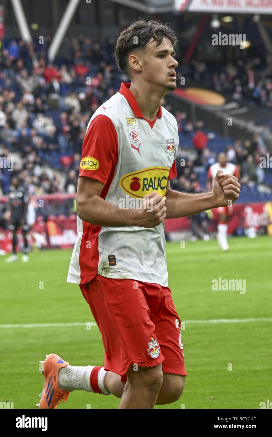 Salisburgo, Austria. 19 ottobre 2025. SALISBURGO, AUSTRIA - 19 OTTOBRE: Kerim Alajbegovic di Salisburgo celebra il suo obiettivo di arrivare a 1:1 durante la partita dell'ammiraglio Bundesliga tra il Red Bull Salzburg e l'SCR Altach alla Red Bull Arena il 19 ottobre 2025 a Salisburgo, Austria. 251019 SEPA 26 018 - 20251019 PD6812 credito: APA-PictureDesk/Alamy Live News Foto Stock