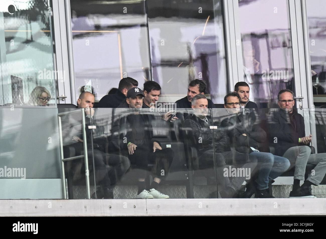 Salisburgo, Austria. 19 ottobre 2025. SALISBURGO, AUSTRIA - 19 OTTOBRE: Con il cappellino capo del Global Soccer Juergen Klopp durante la partita dell'ammiraglio Bundesliga tra il Red Bull Salzburg e l'SCR Altach alla Red Bull Arena il 19 ottobre 2025 a Salisburgo, Austria. 251019 SEPA 26 031 - 20251019 PD7781 credito: APA-PictureDesk/Alamy Live News Foto Stock