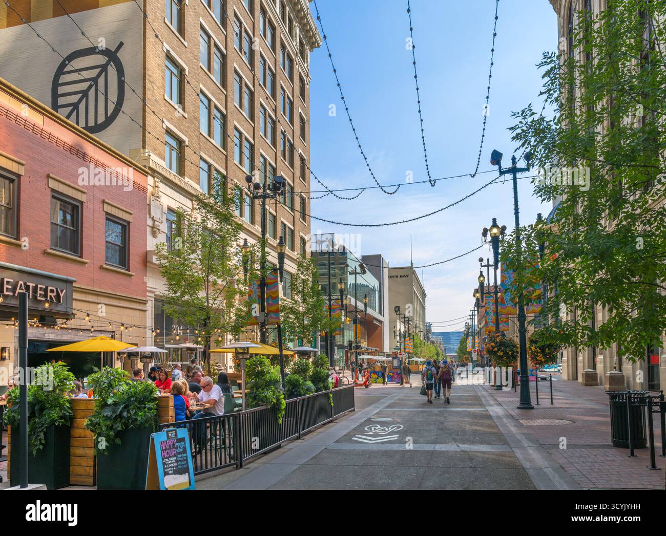 Ristorante e negozi su Stephen Avenue (8th Ave SW), Calgary, Alberta, Canada Foto Stock