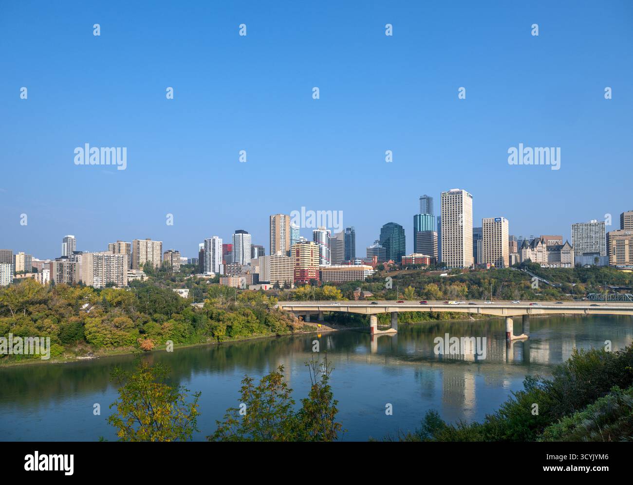 Lo skyline del centro città da Yurinatus Lookout, Edmonton, Alberta, Canada Foto Stock