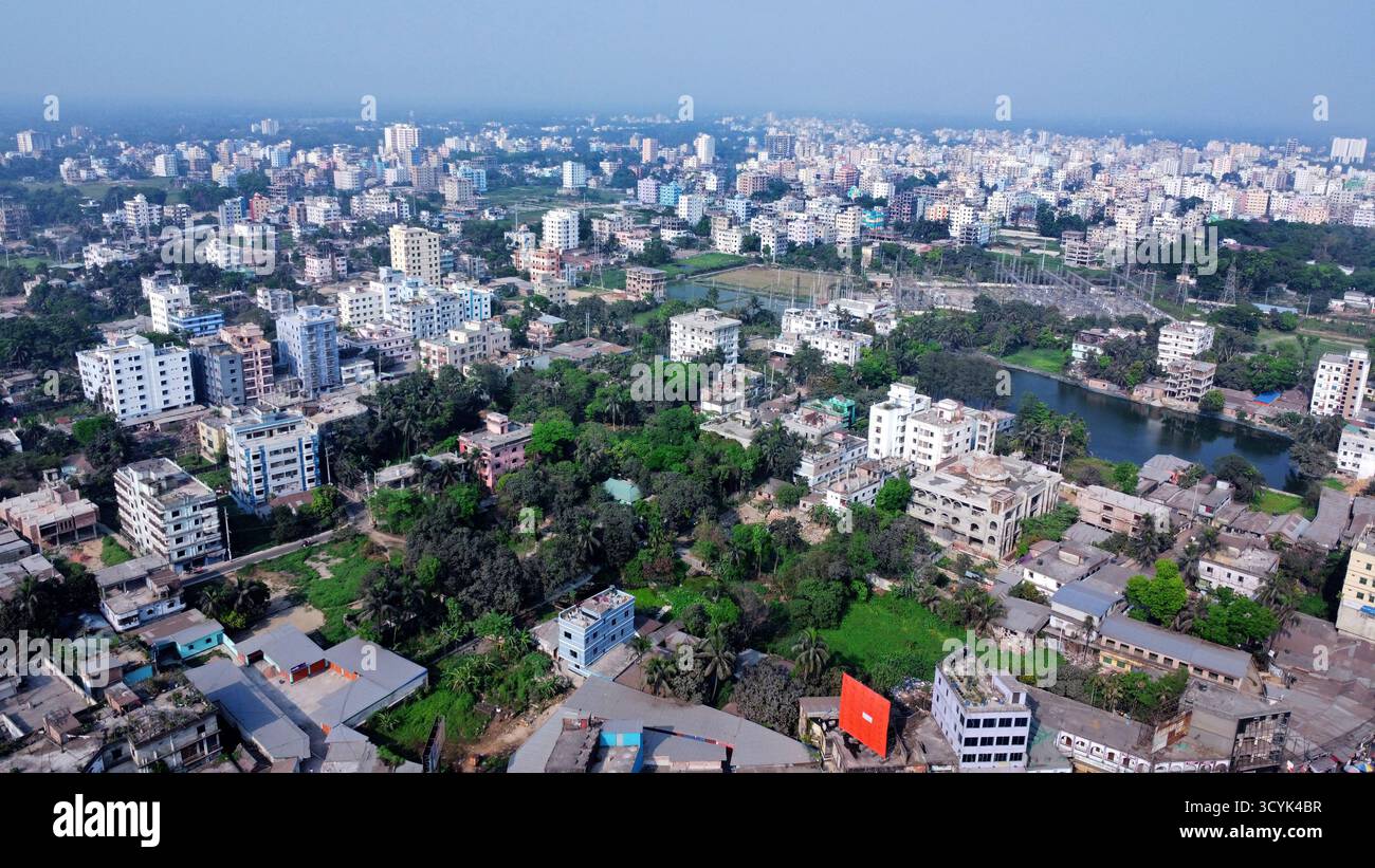 Vista sulla città di Feni. Skyline della città di beni in Bangladesh. Gli edifici sono in costruzione riempiendo le città di beni, Bangladesh Foto Stock