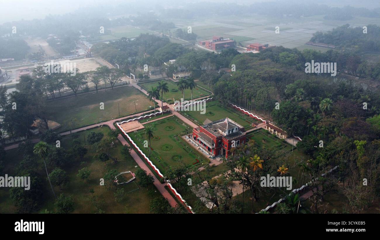 Rabindranath Thakur Kuthibari a Kushtia, Bangladesh, è la residenza storica del poeta premio Nobel, che riflette il patrimonio culturale e l'eredità. Foto Stock