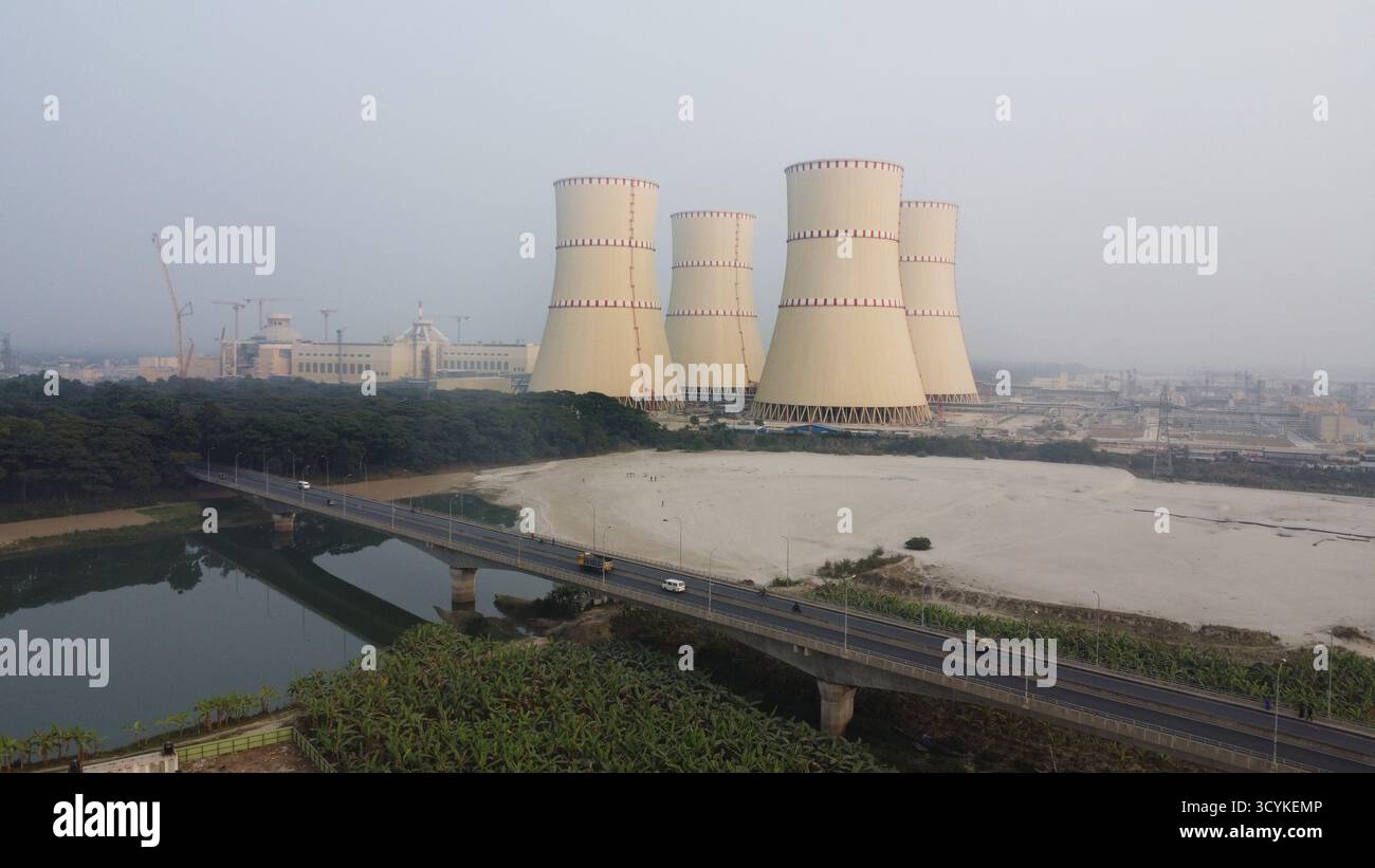La centrale nucleare di Rooppur è il primo progetto di energia nucleare del Bangladesh, costruito per soddisfare la crescente domanda di energia elettrica della nazione in modo sostenibile. Foto Stock